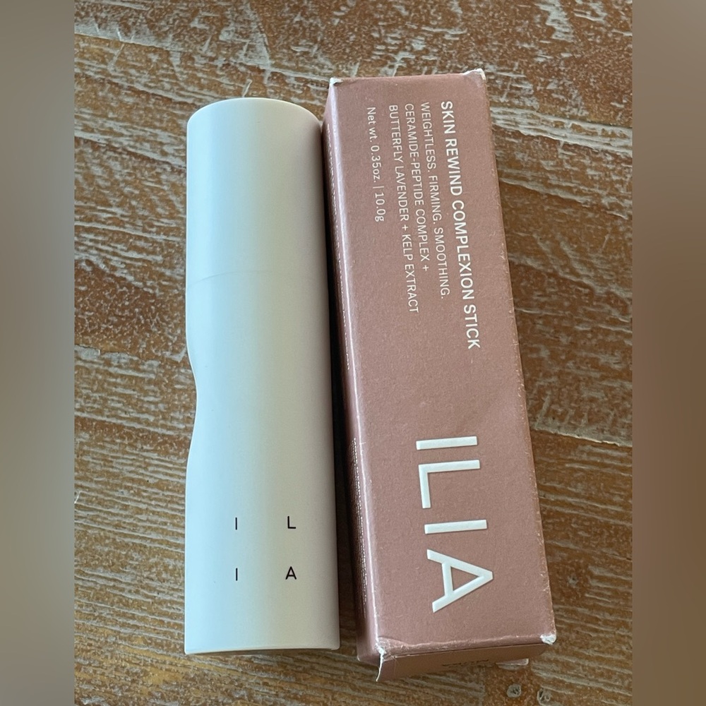 ILIA Skin Remind Blurring Stick - Picture 7 of 12